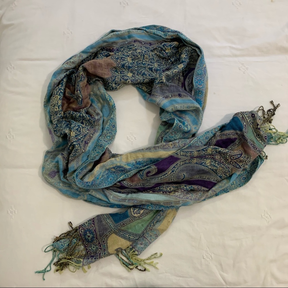 Collectioneighteen Women’s Patterened Blue Scarf